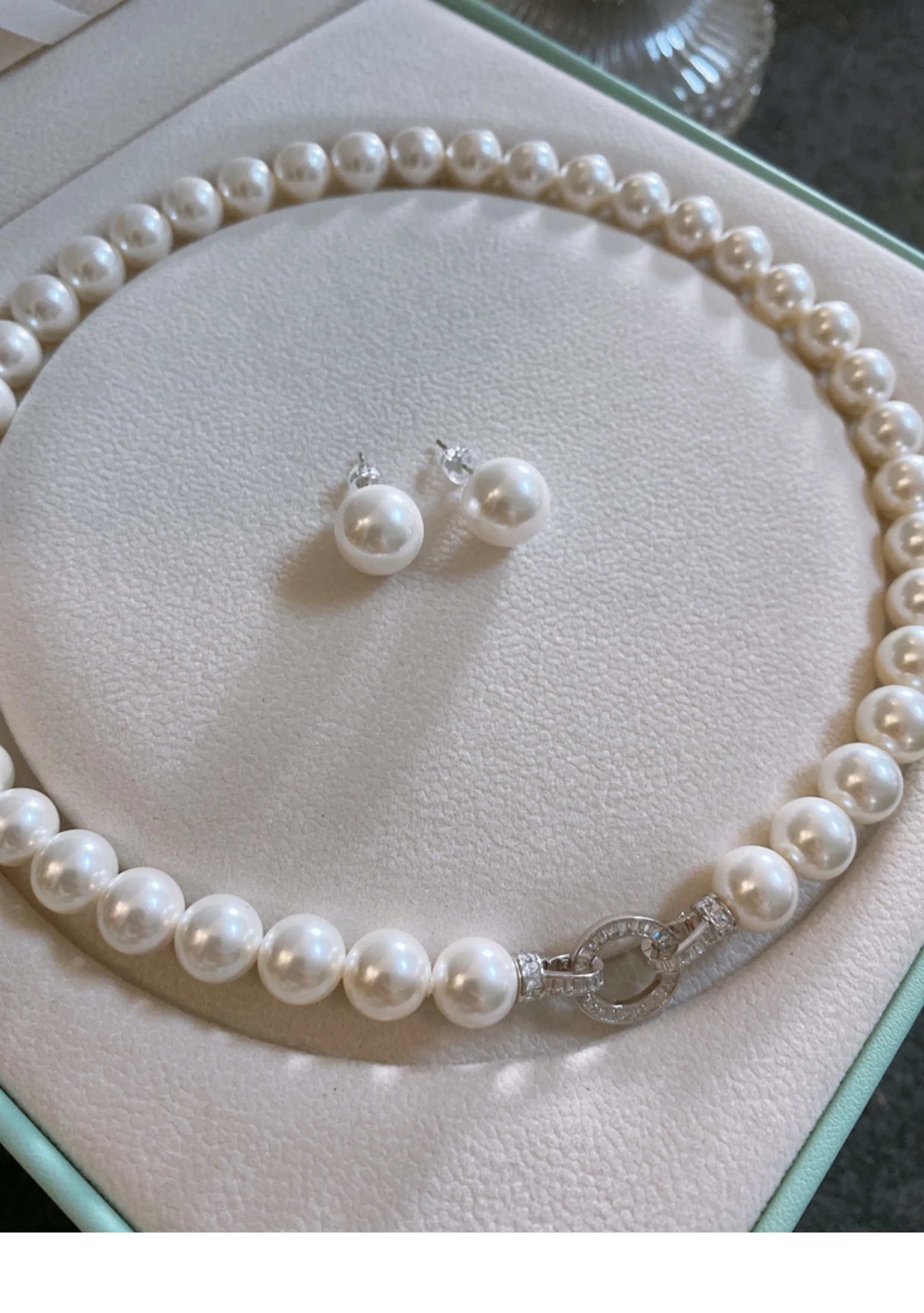 Pearl Trim Chain - Magnifique collier de perles naturelles blanches